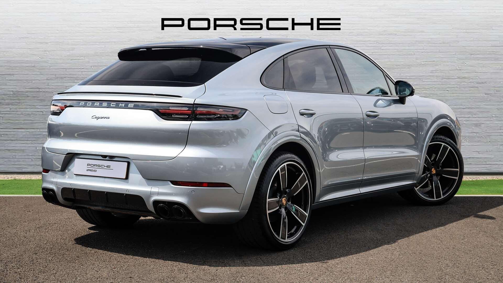 Porsche Cayenne view 3