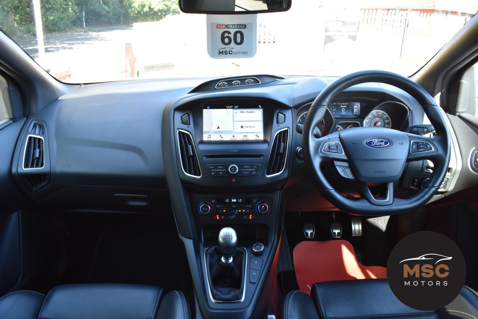 Ford Focus view 42