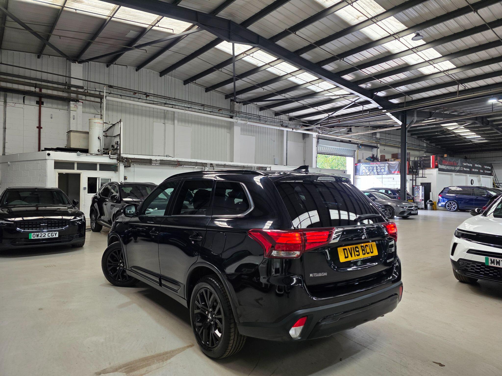 Mitsubishi Outlander view 28