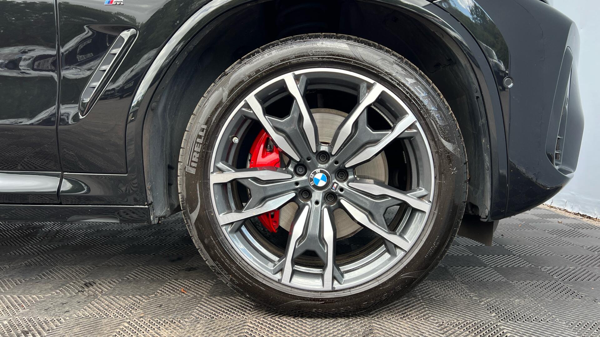 BMW X4 view 14