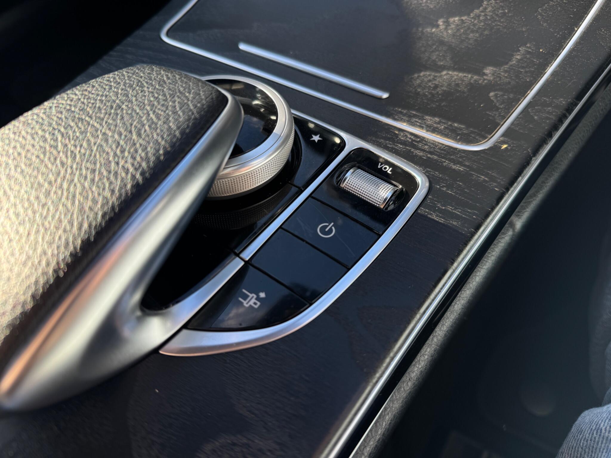 Mercedes-Benz C-Class view 42