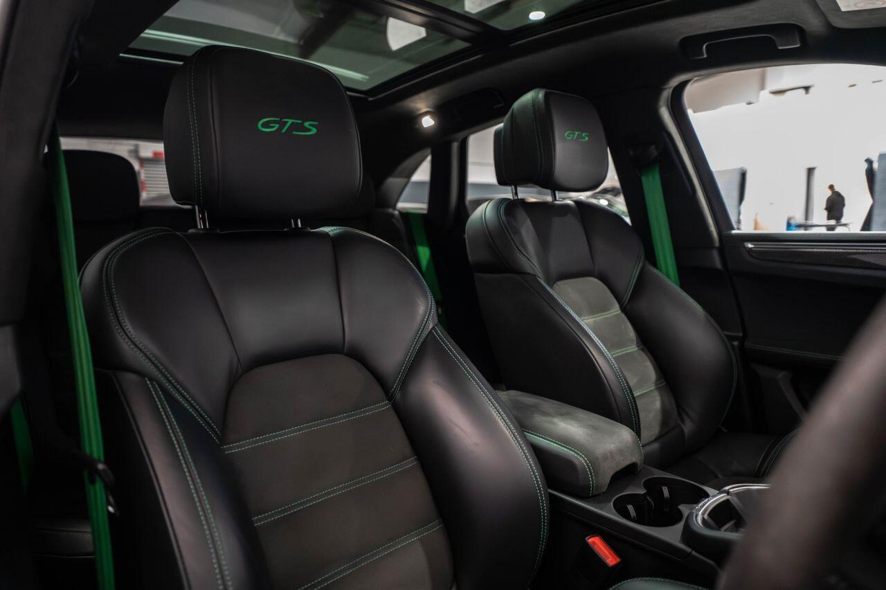 Porsche Macan view 19