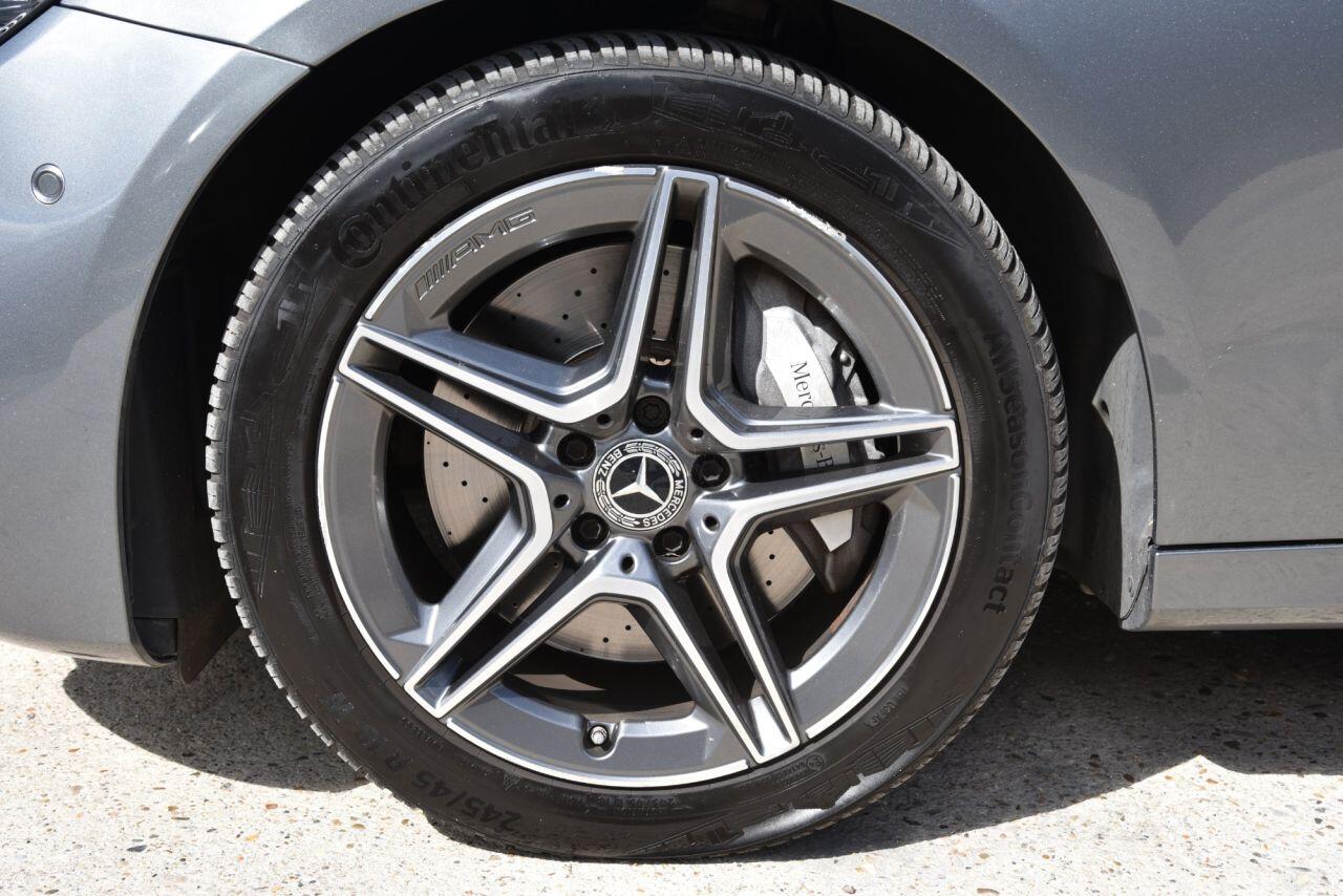 Mercedes-Benz E Class view 69