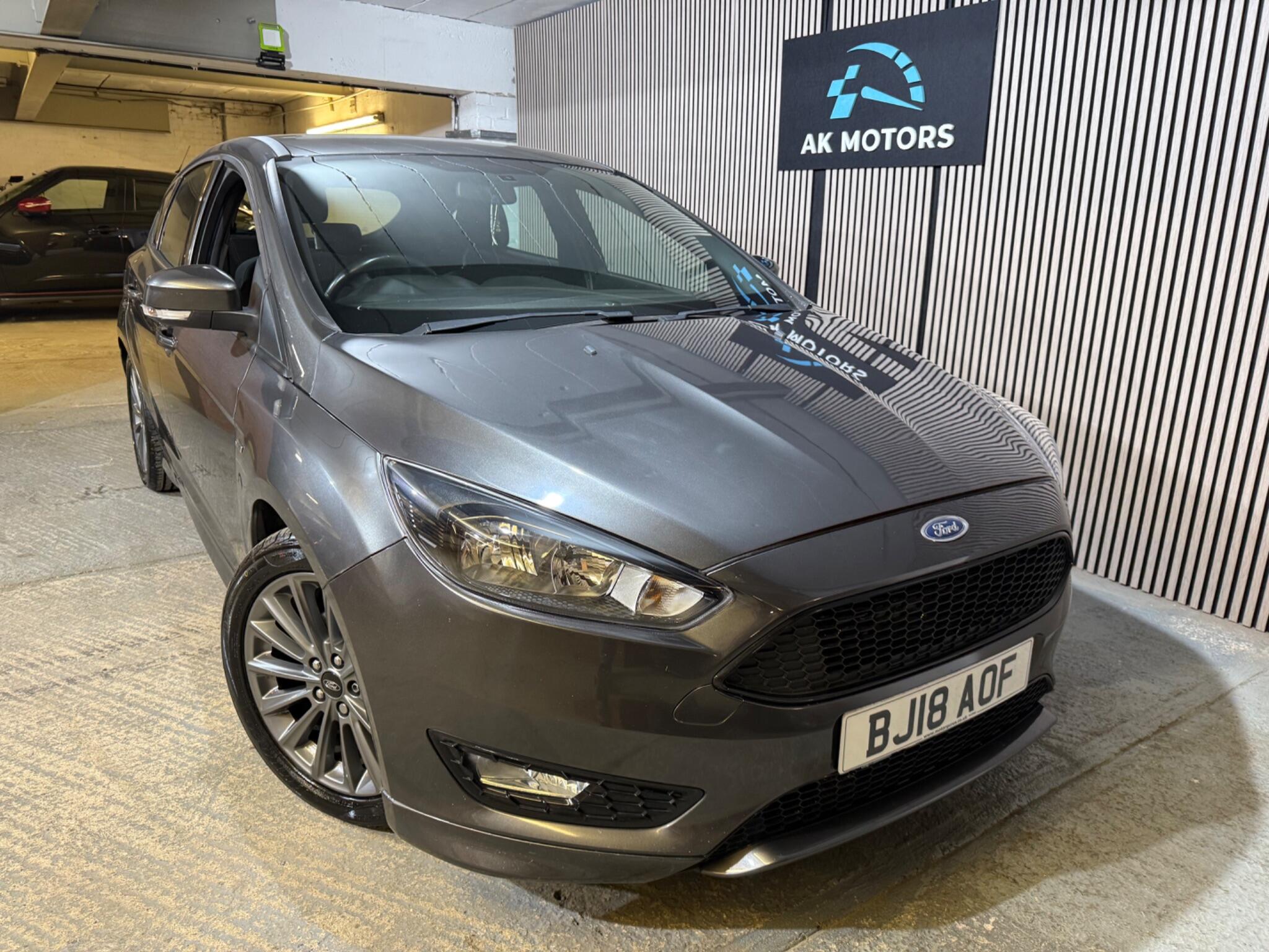 2018 Ford Focus 1.0T EcoBoost ST-Line Euro 6 (s/s) 5dr • 87,000 miles image 6