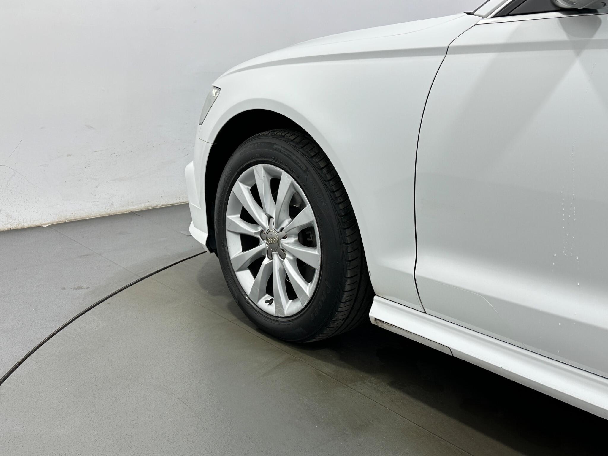 Audi A6 view 51