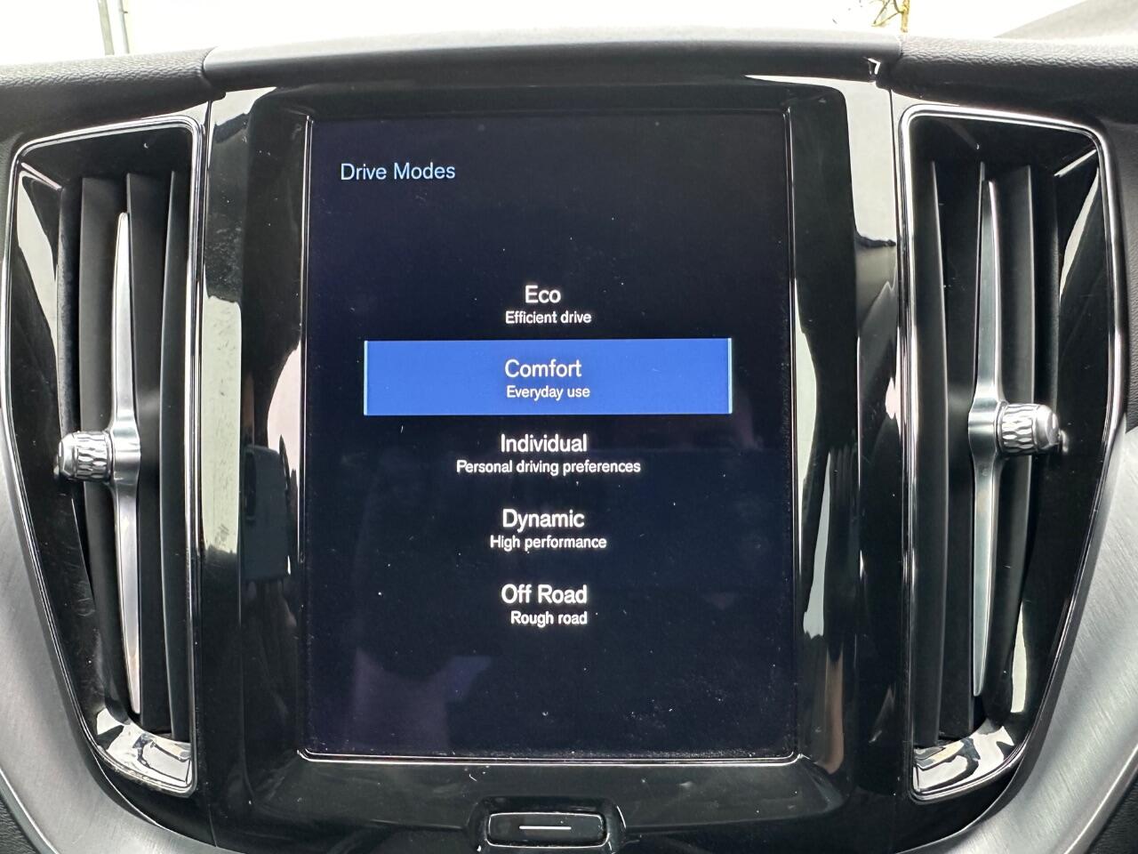 Volvo XC60 view 15