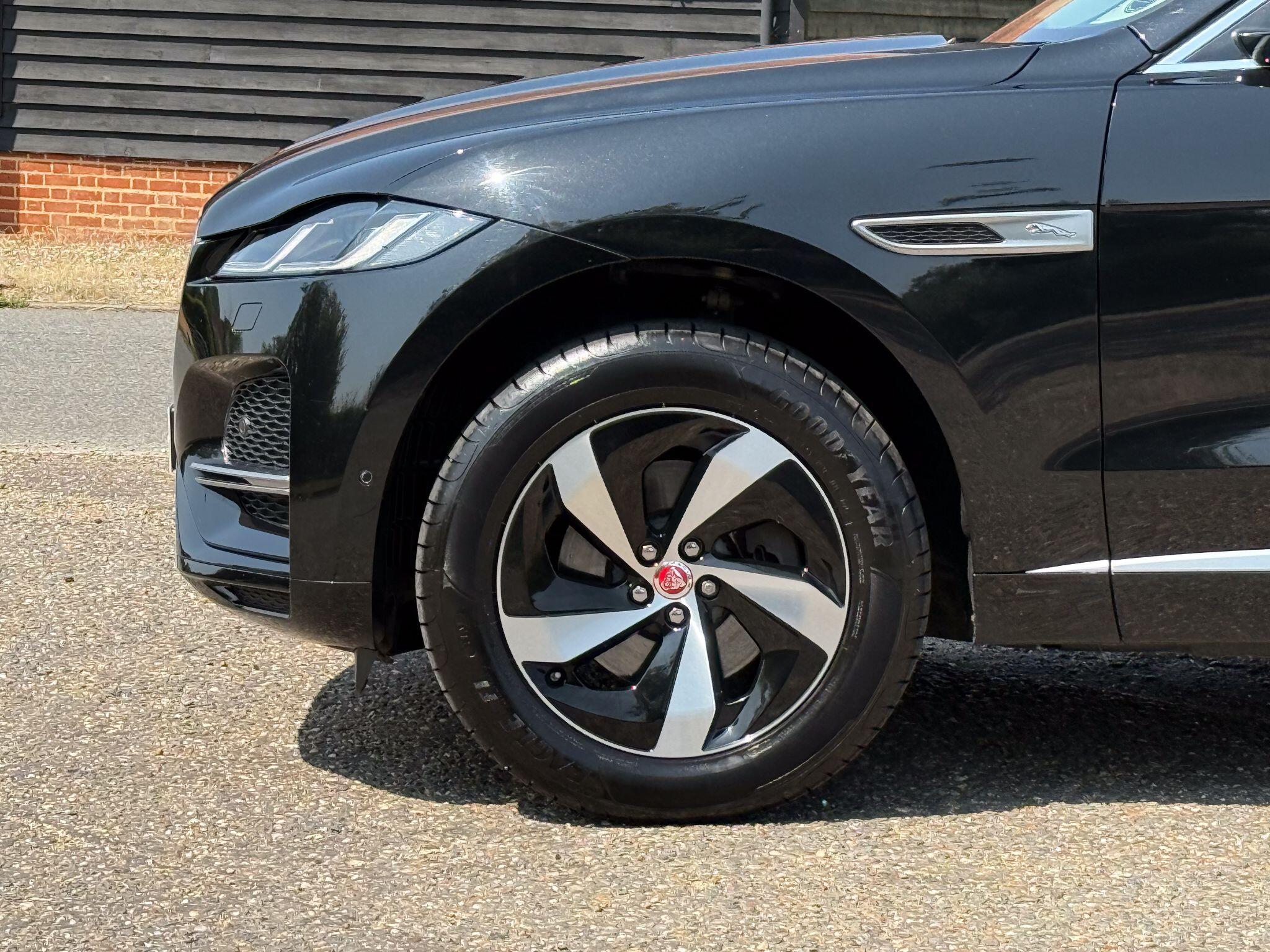 Jaguar F-Pace view 5
