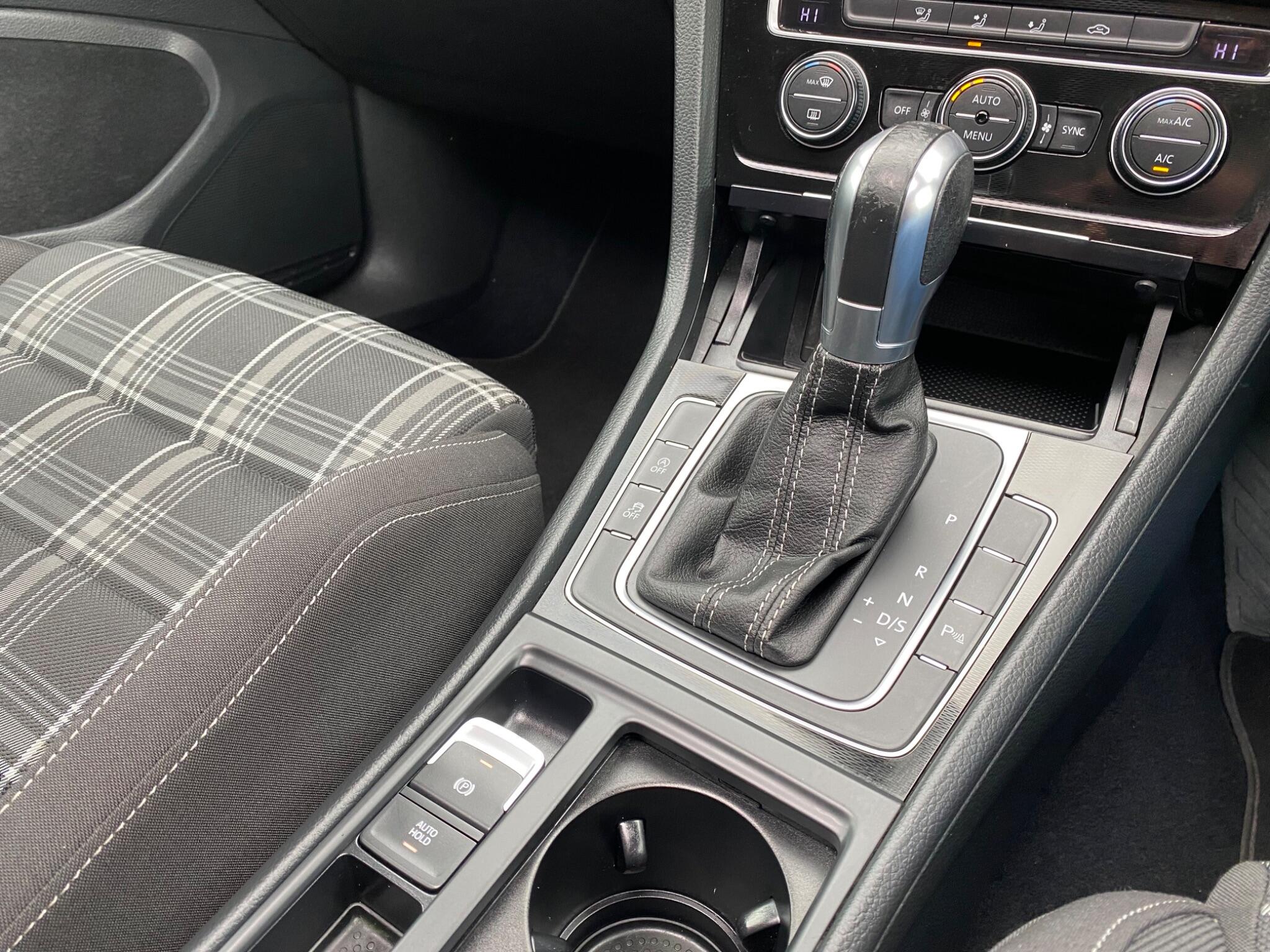Volkswagen Golf view 30