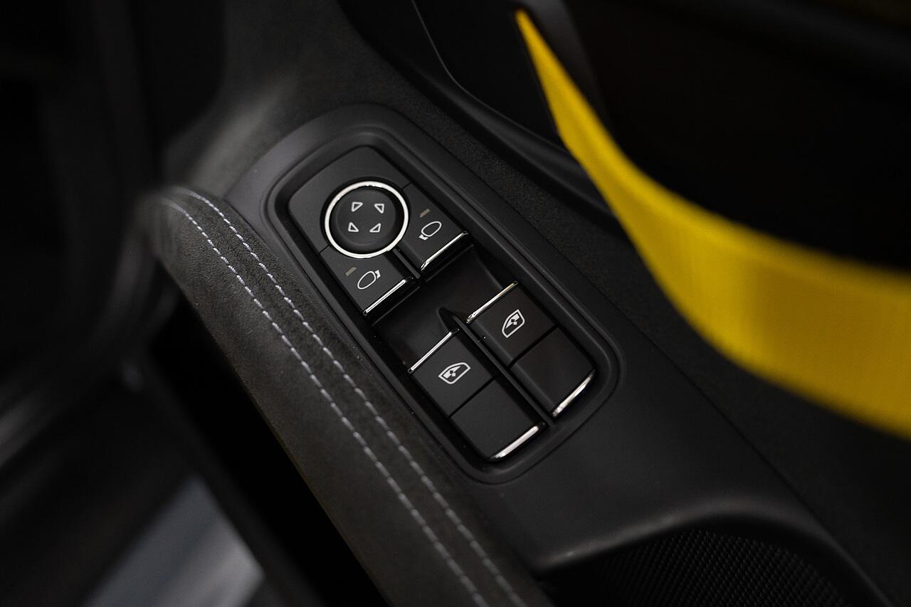 Porsche Cayman view 11