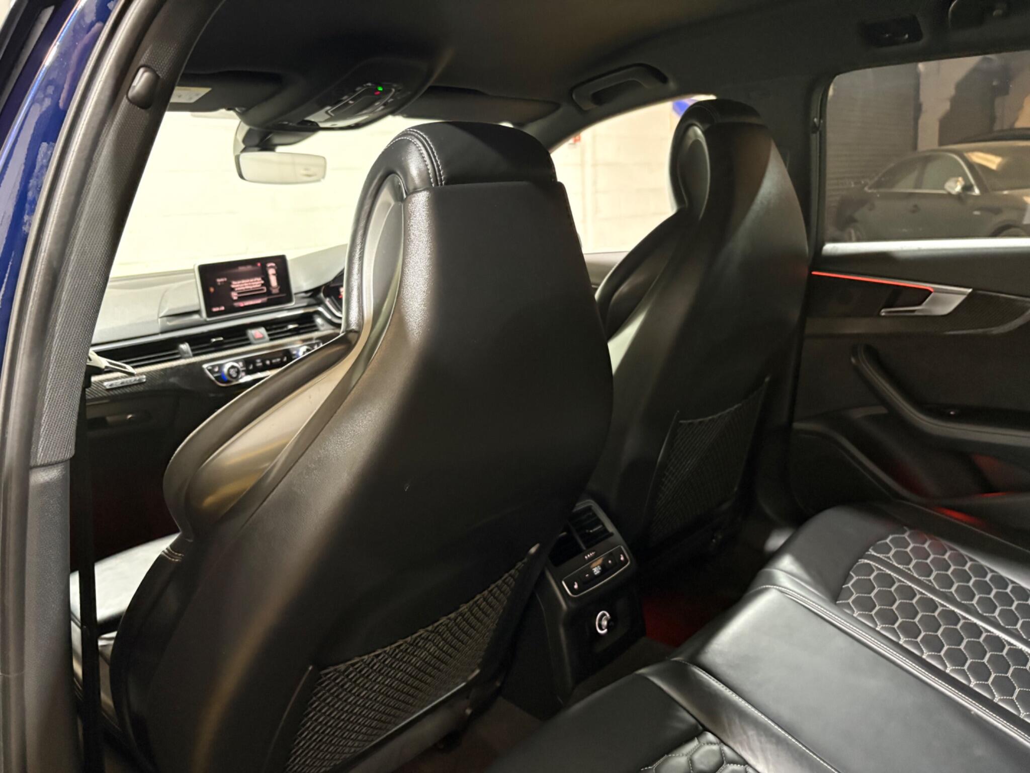 Audi RS4 Avant view 47