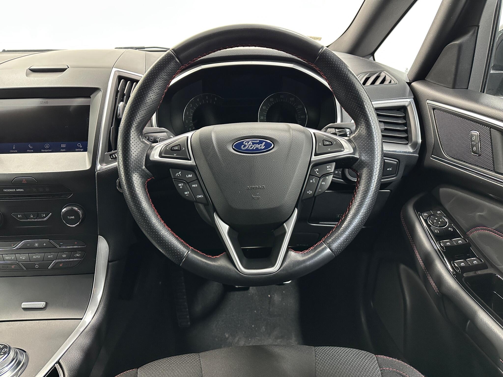 Ford S-Max view 13
