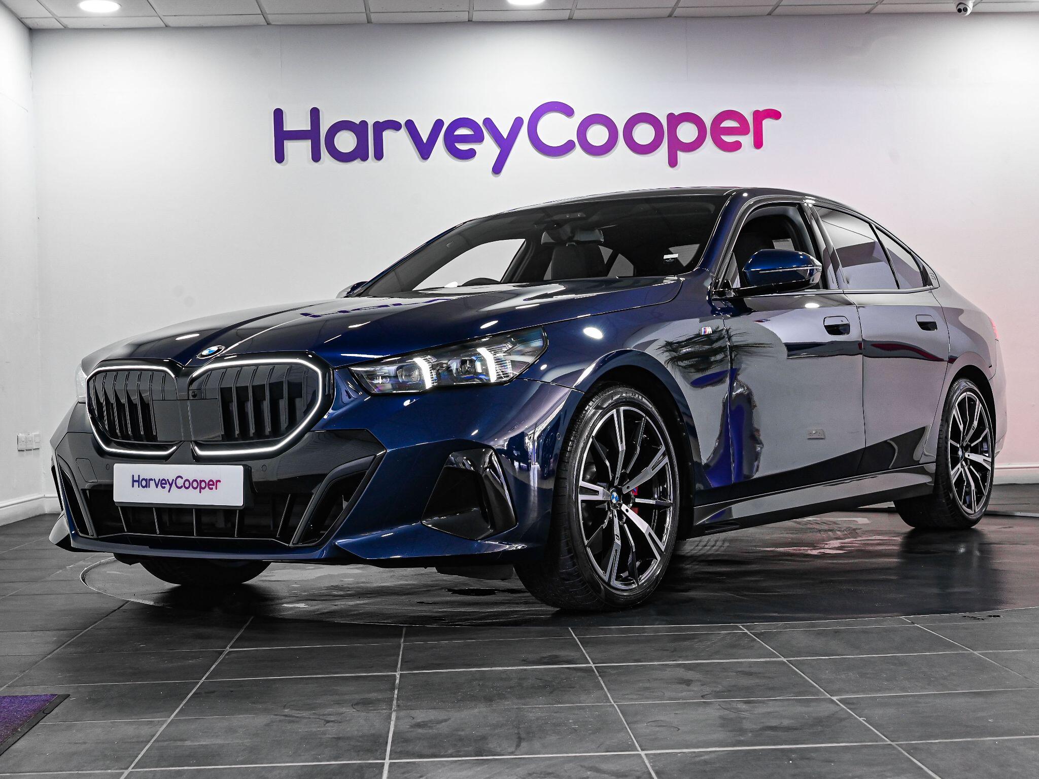 BMW 5 Series view 25