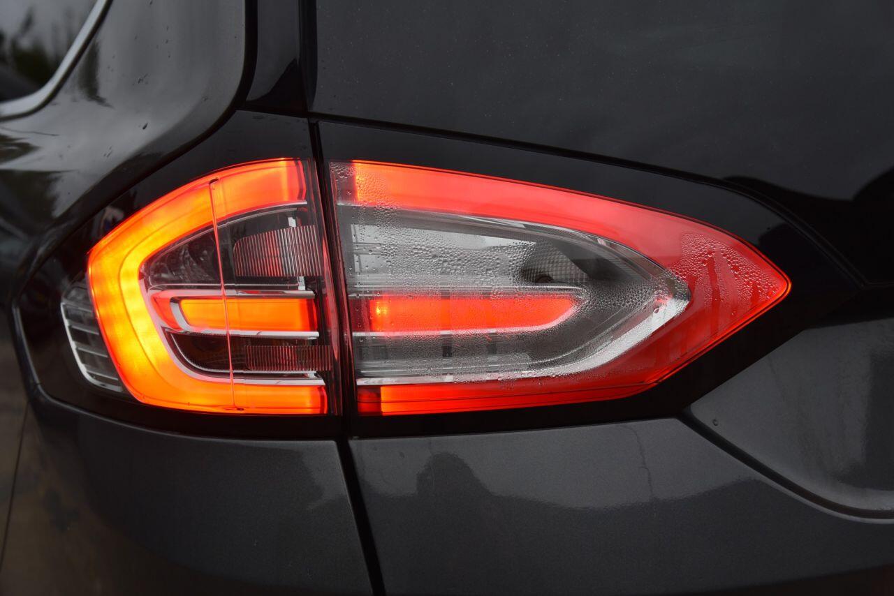 Ford Galaxy view 16