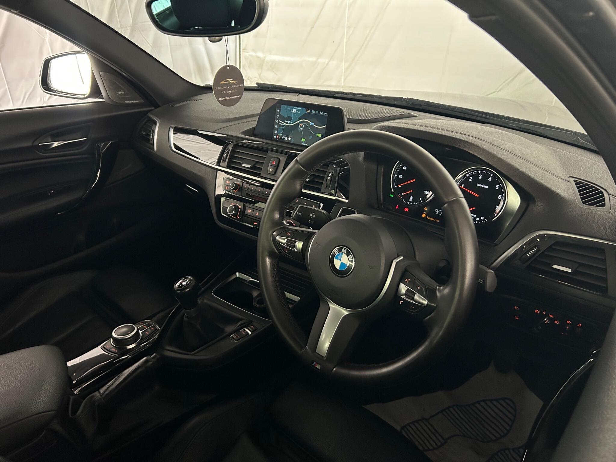 BMW 1 Series view 19