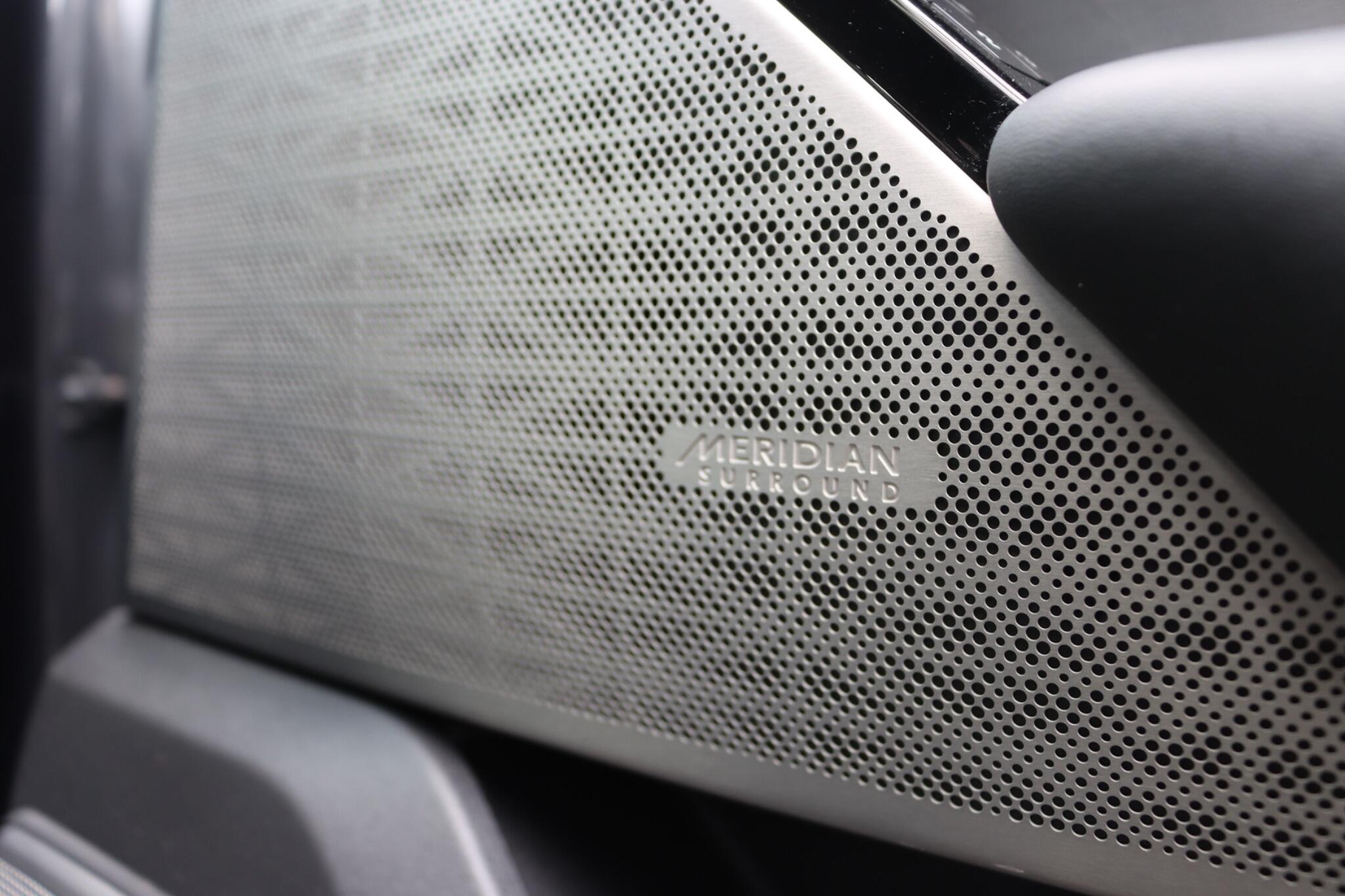 Land Rover Range Rover Velar view 84