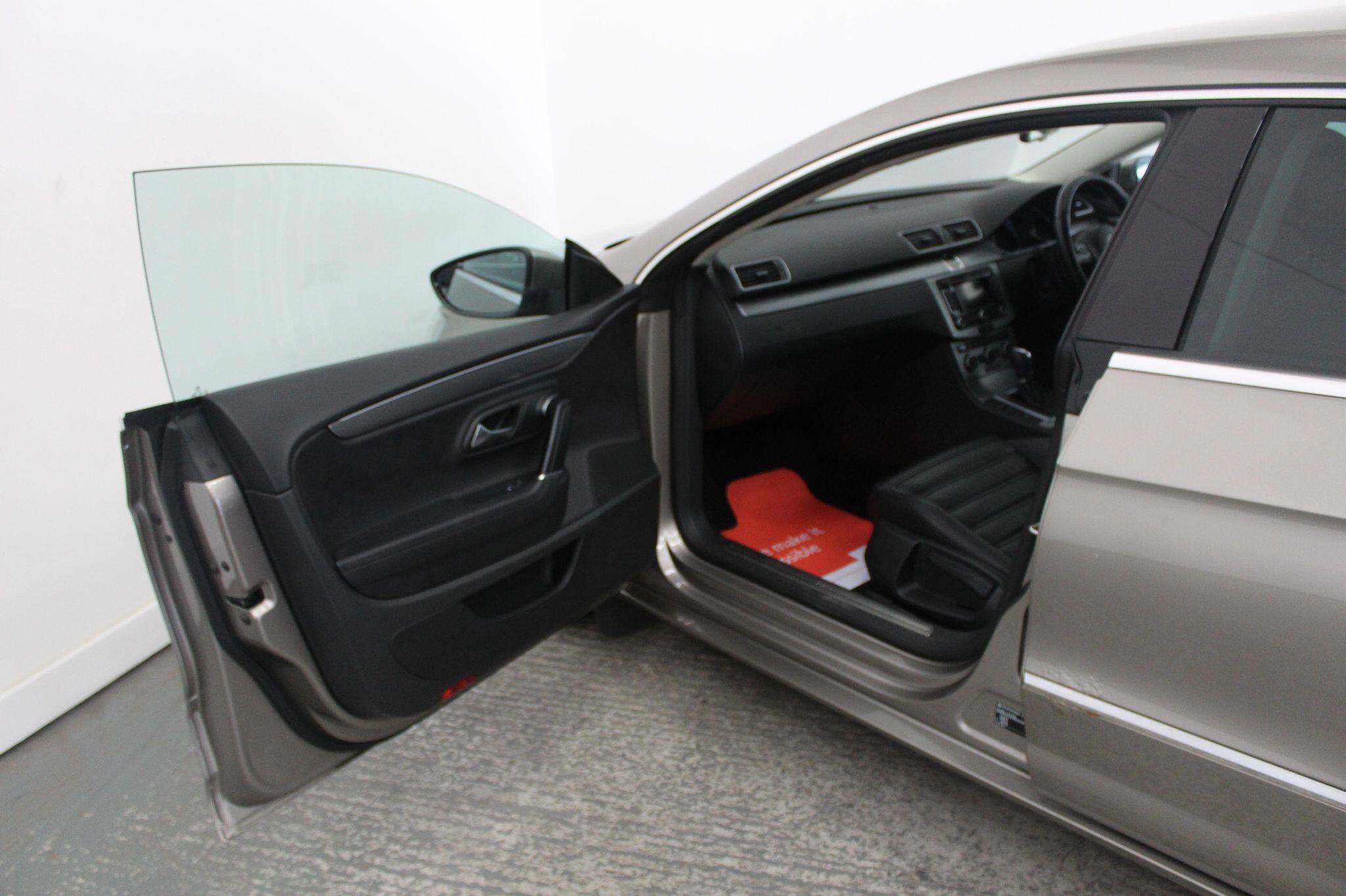 Volkswagen CC view 28