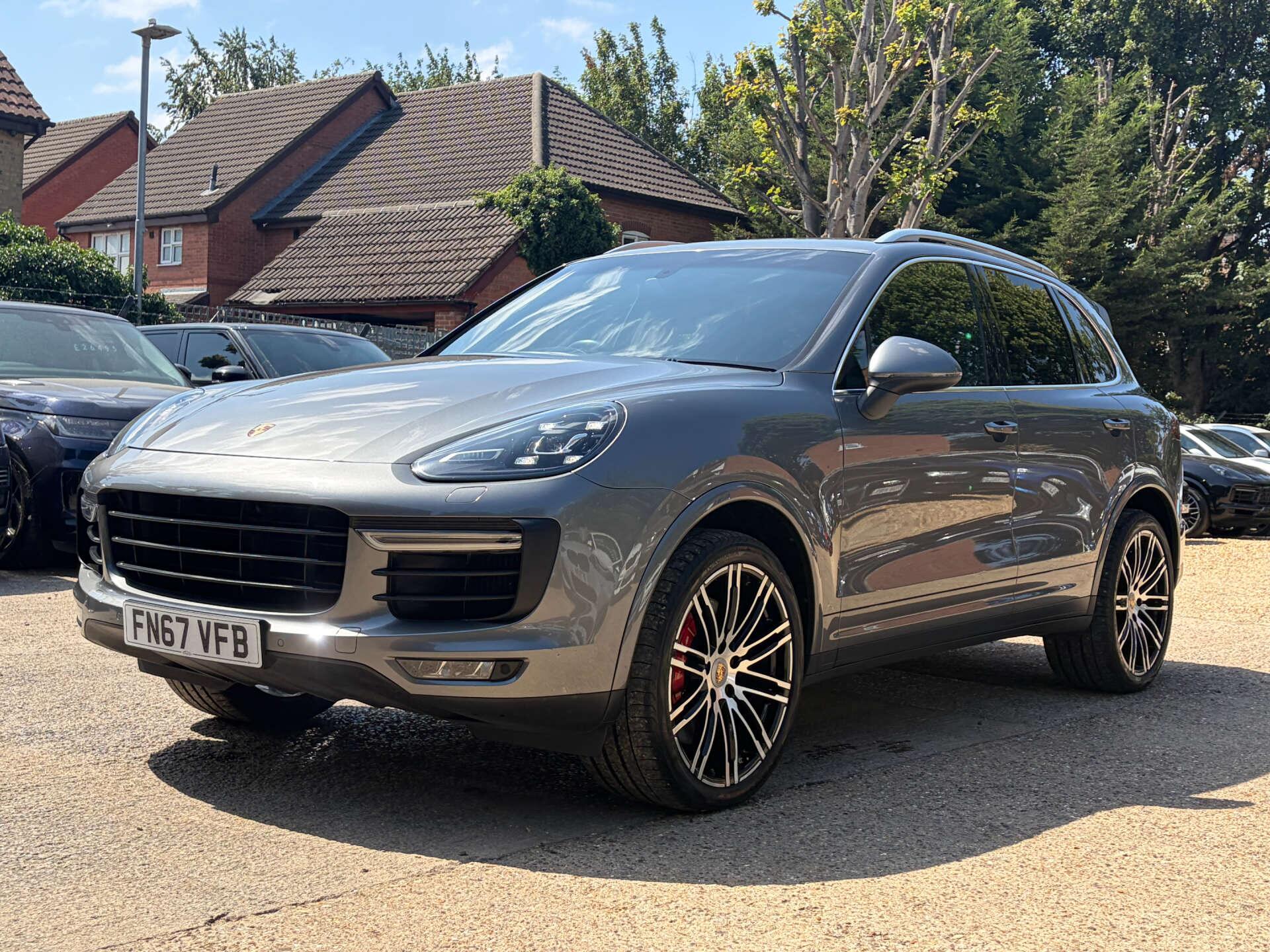 Porsche Cayenne view 9