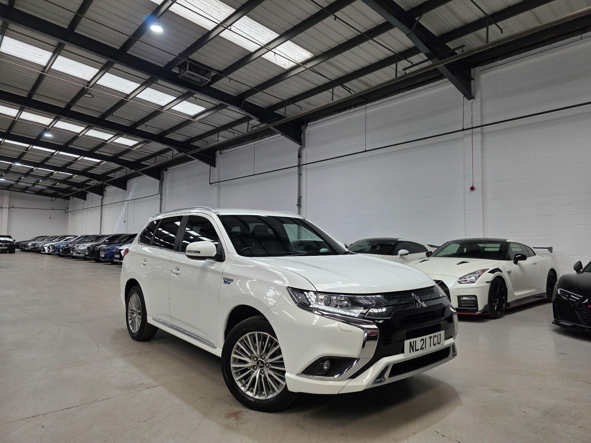 Mitsubishi Outlander view 3