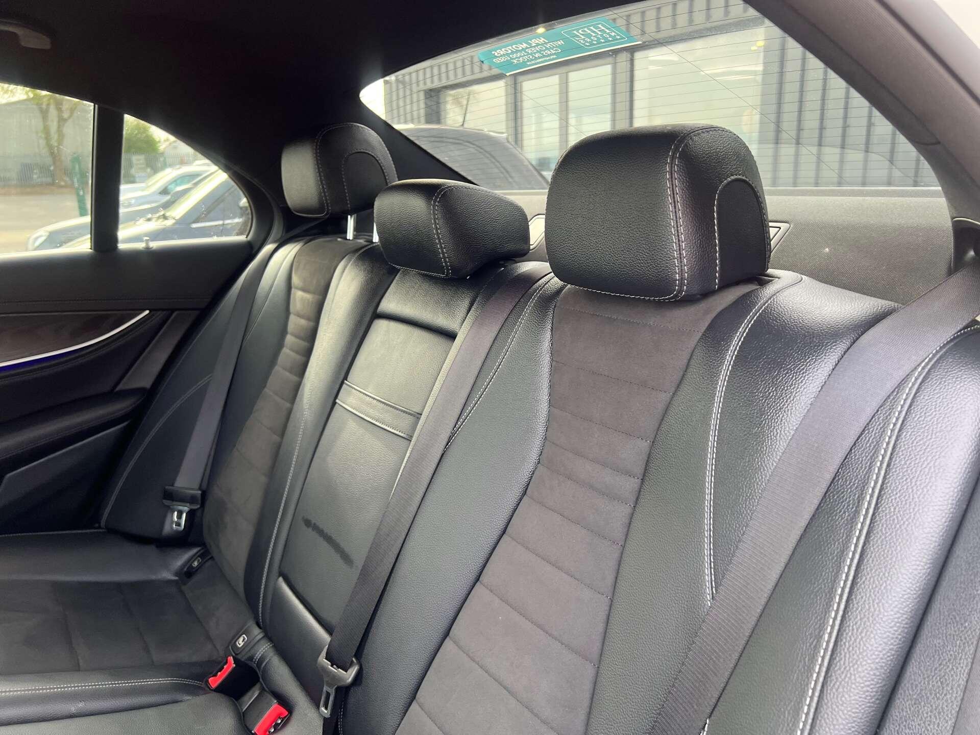 Mercedes-Benz E-Class view 38