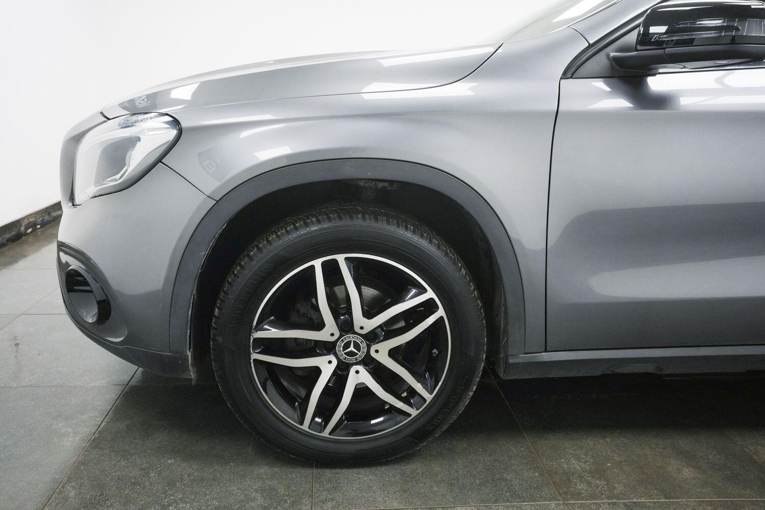 Mercedes-Benz Gla view 5