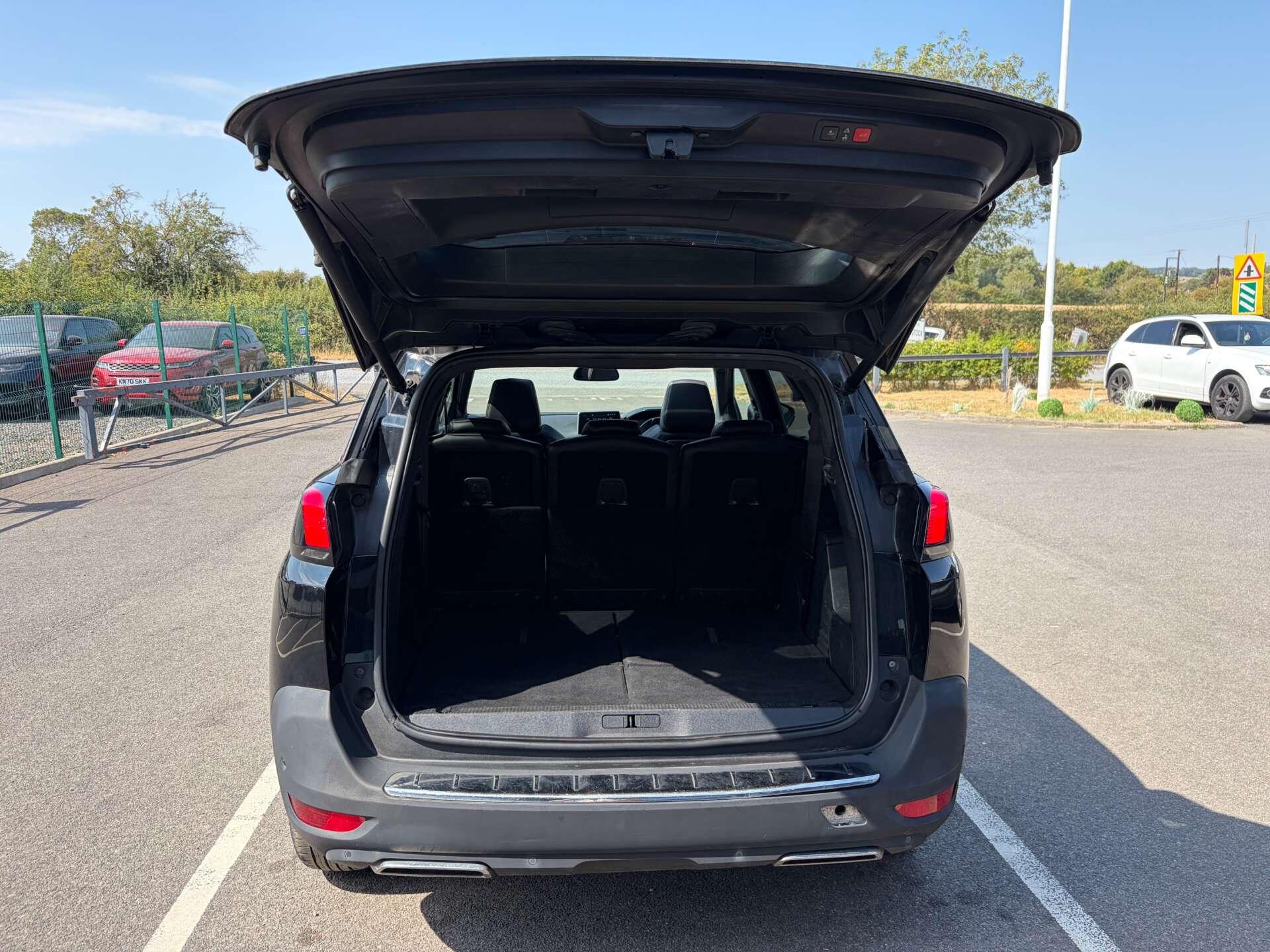 Peugeot 5008 view 24