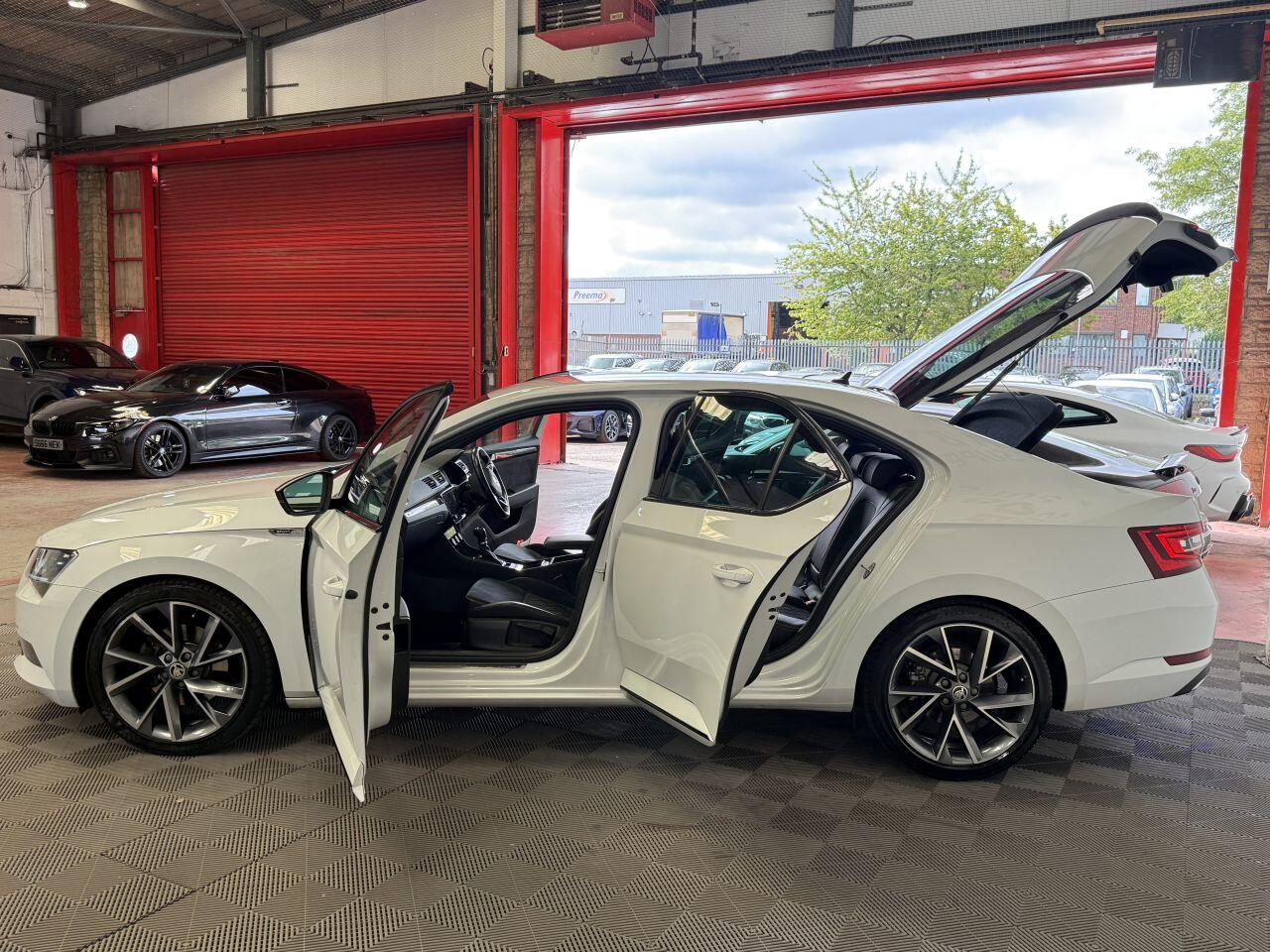 Skoda Superb view 13