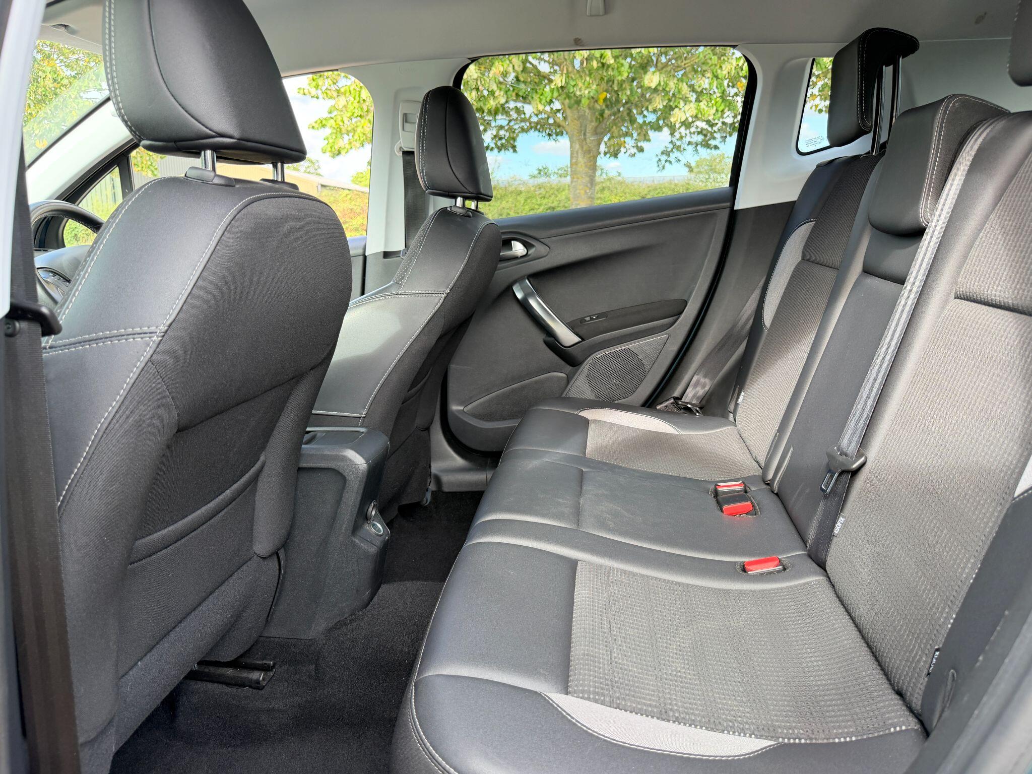 Peugeot 2008 view 27