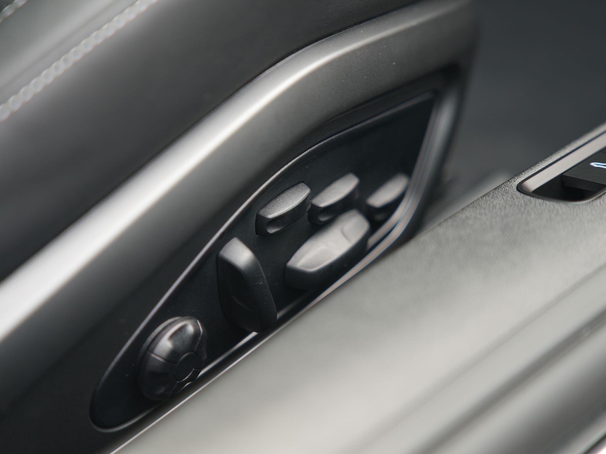 Porsche 911 view 32
