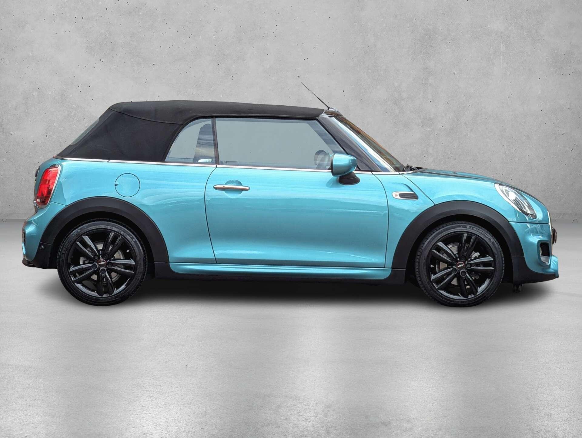 Mini Convertible view 16