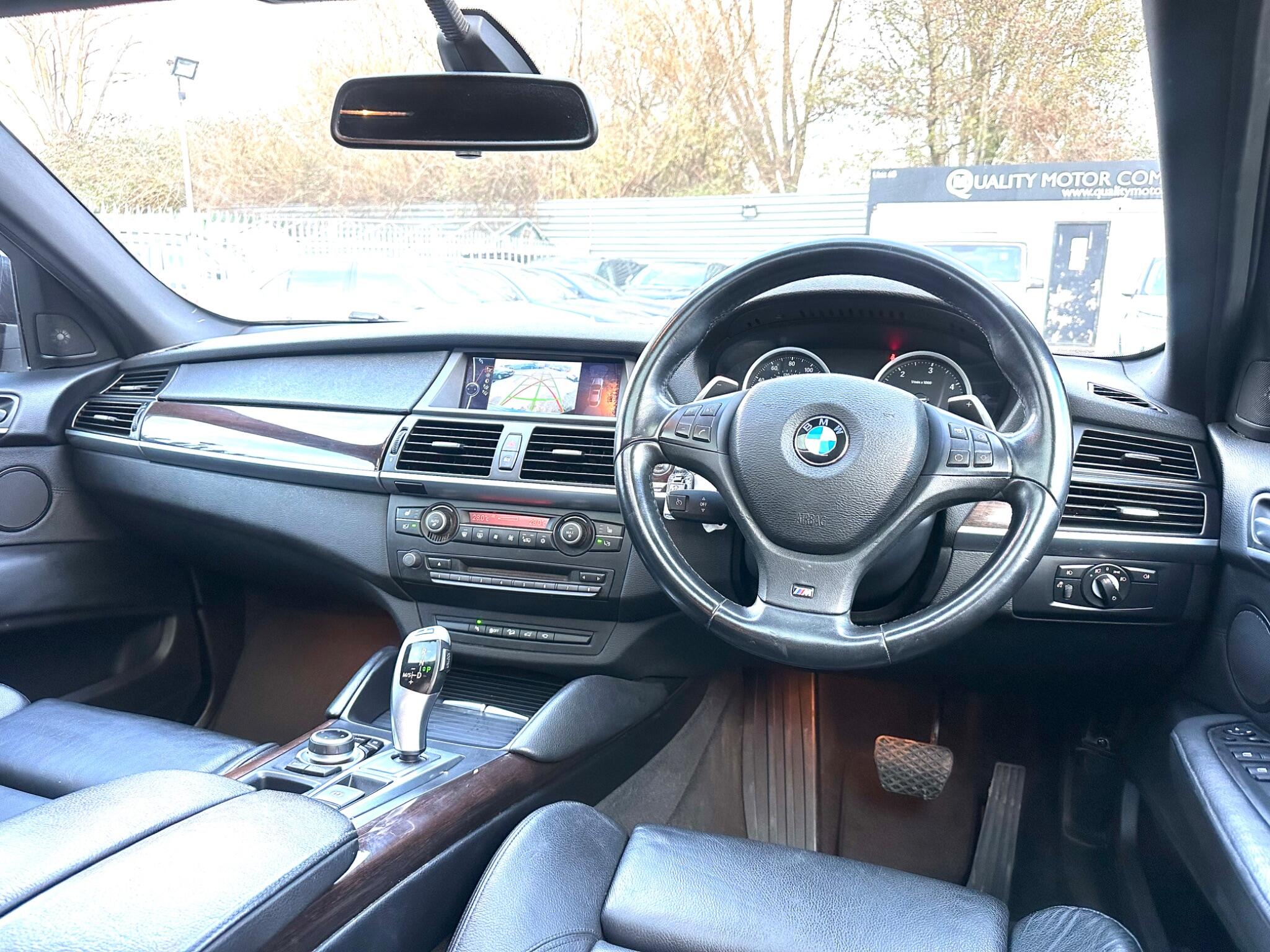 BMW X6 view 20
