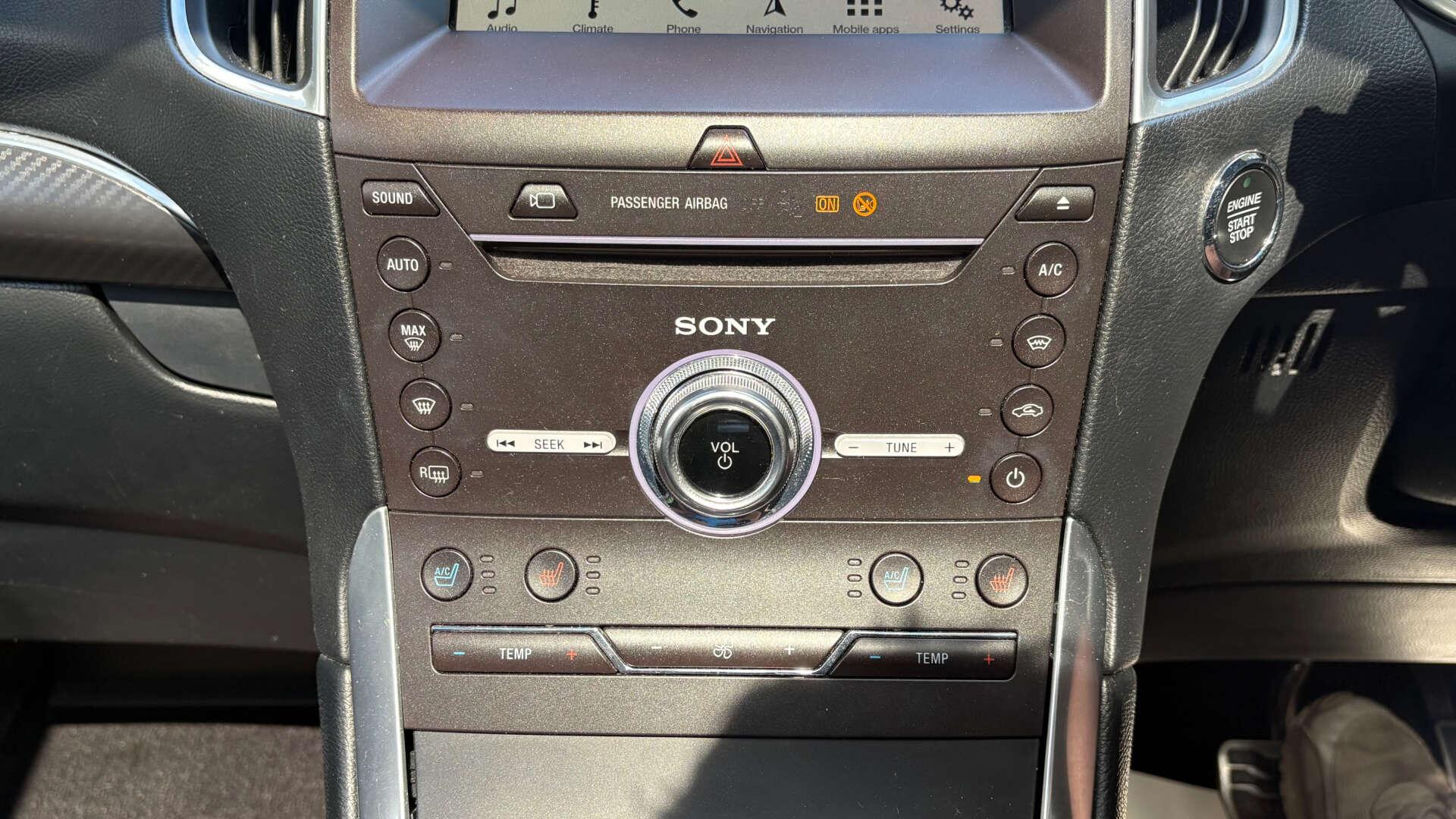 Ford Edge view 35