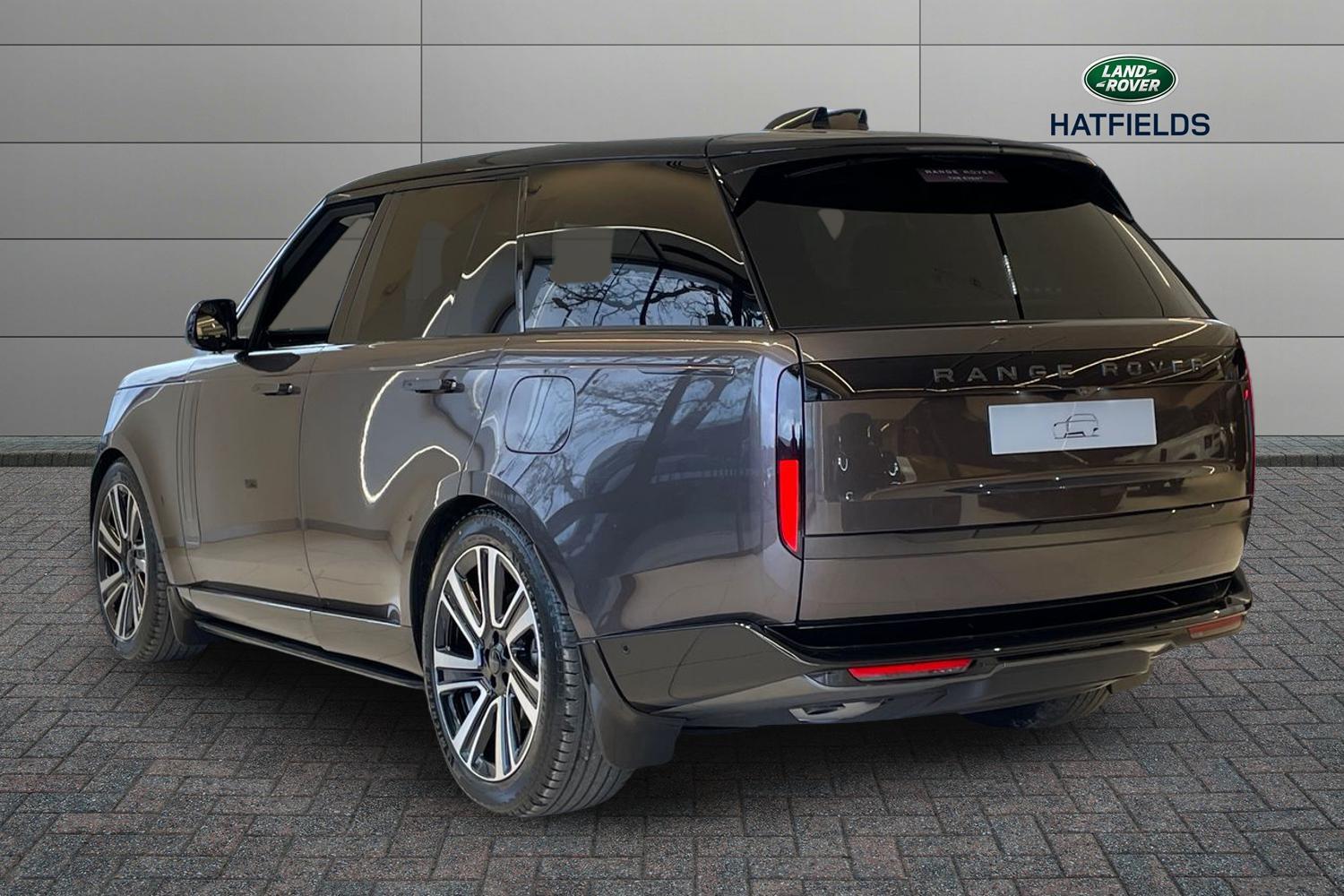 Land Rover Range Rover view 2