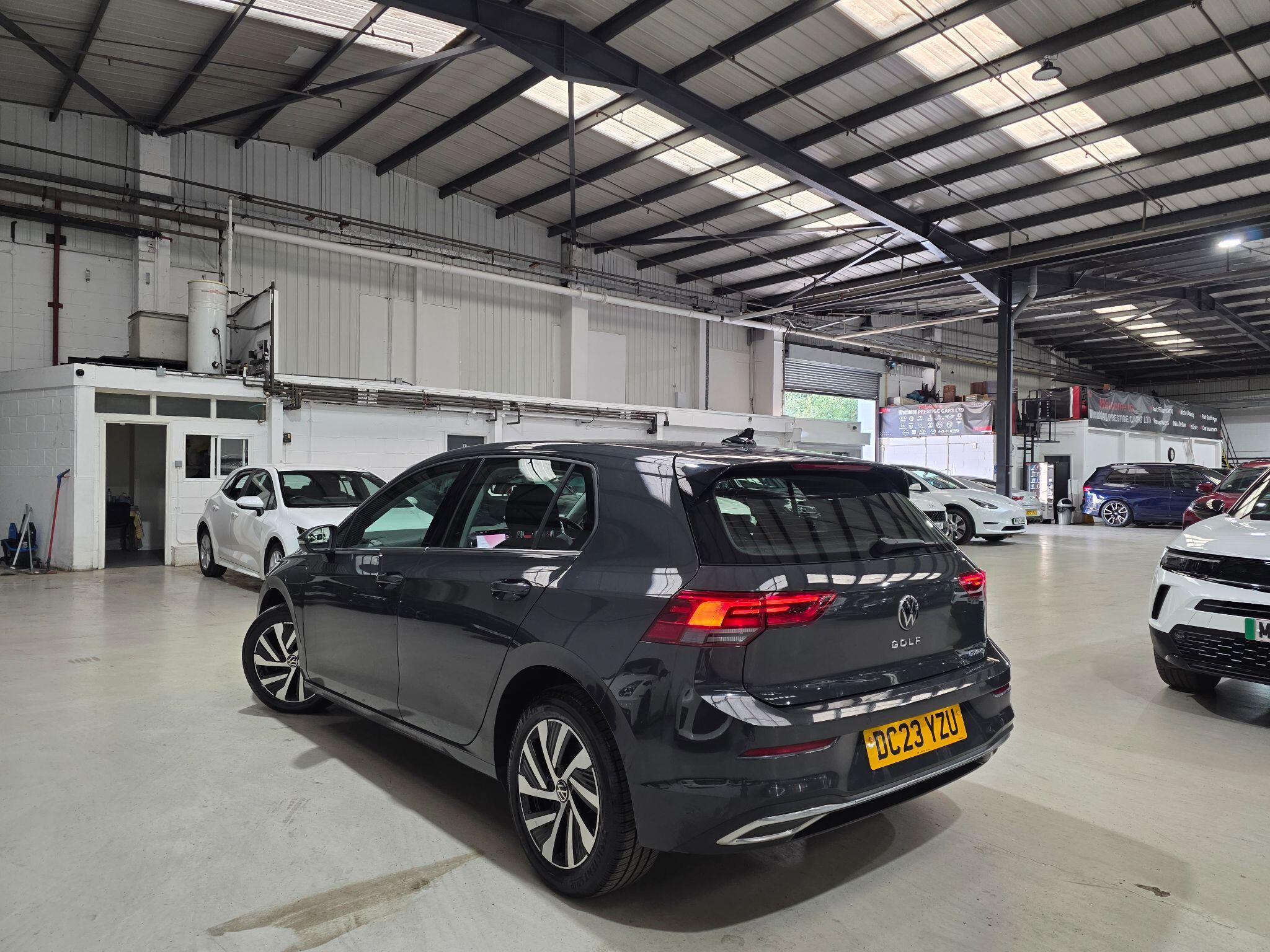 Volkswagen Golf view 27