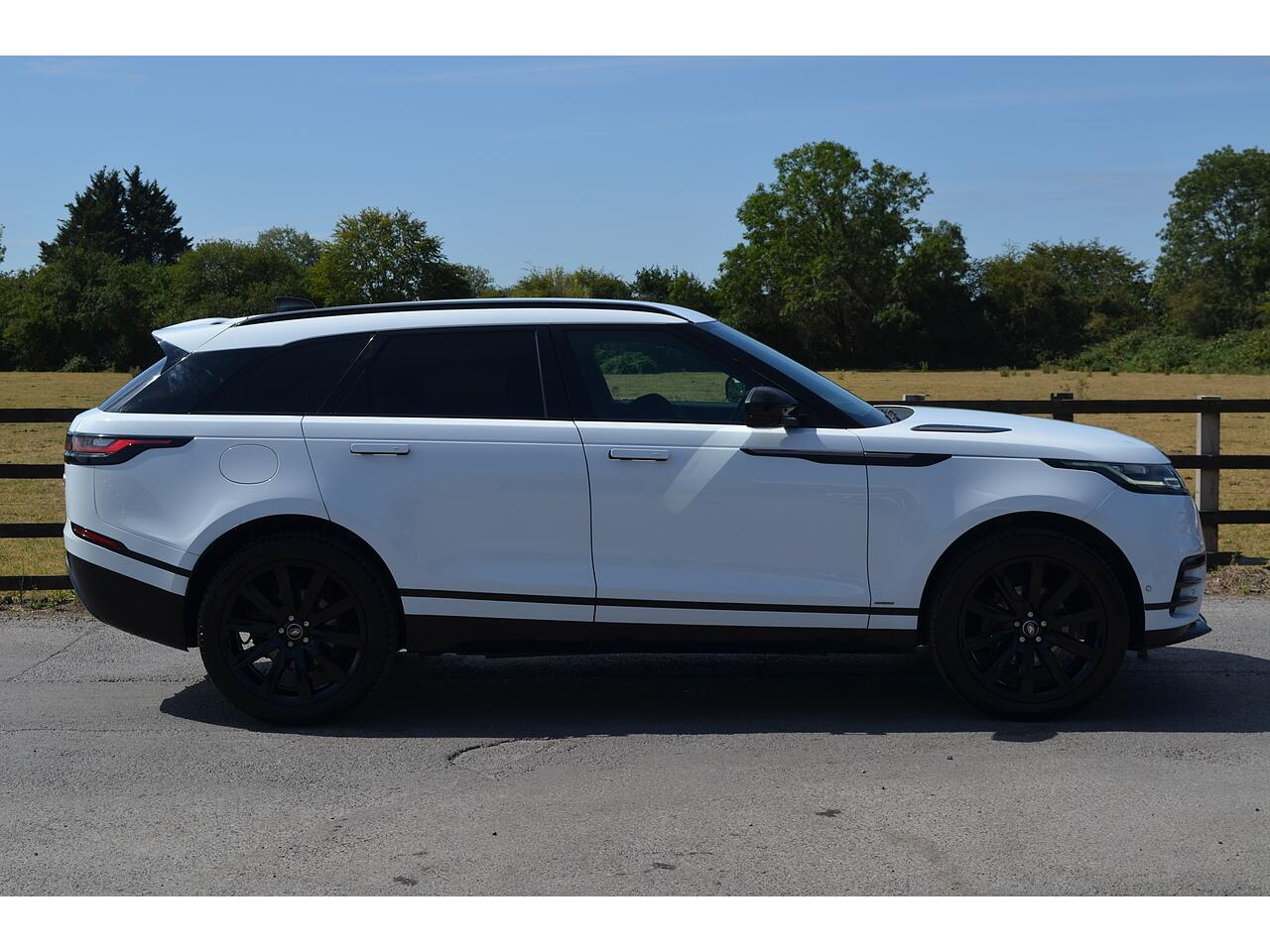 Land Rover Range Rover Velar view 10