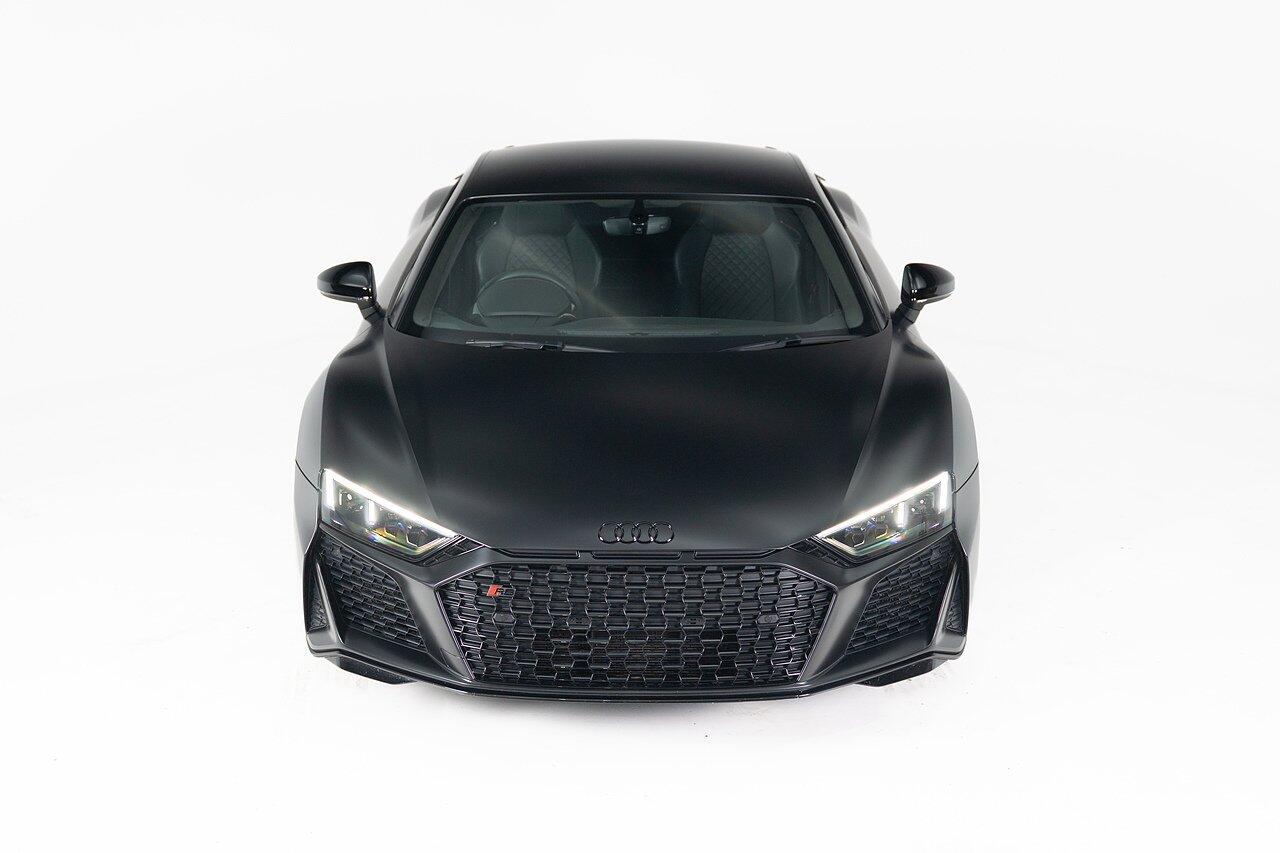 Audi R8 view 16