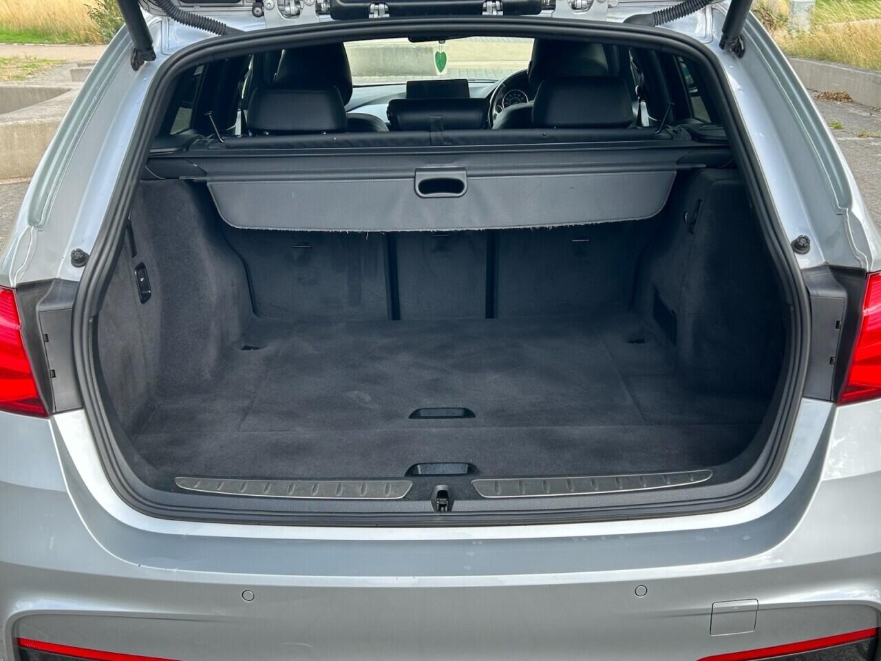 BMW 3 Series view 13
