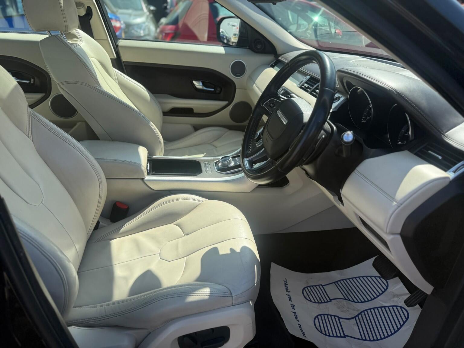 Land Rover Range Rover Evoque view 16