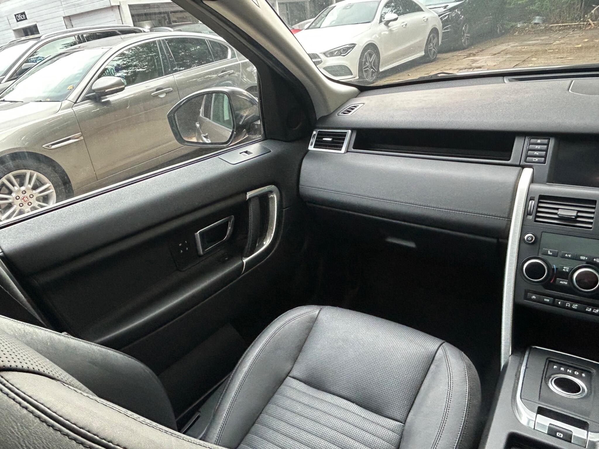 Land Rover Discovery Sport view 25