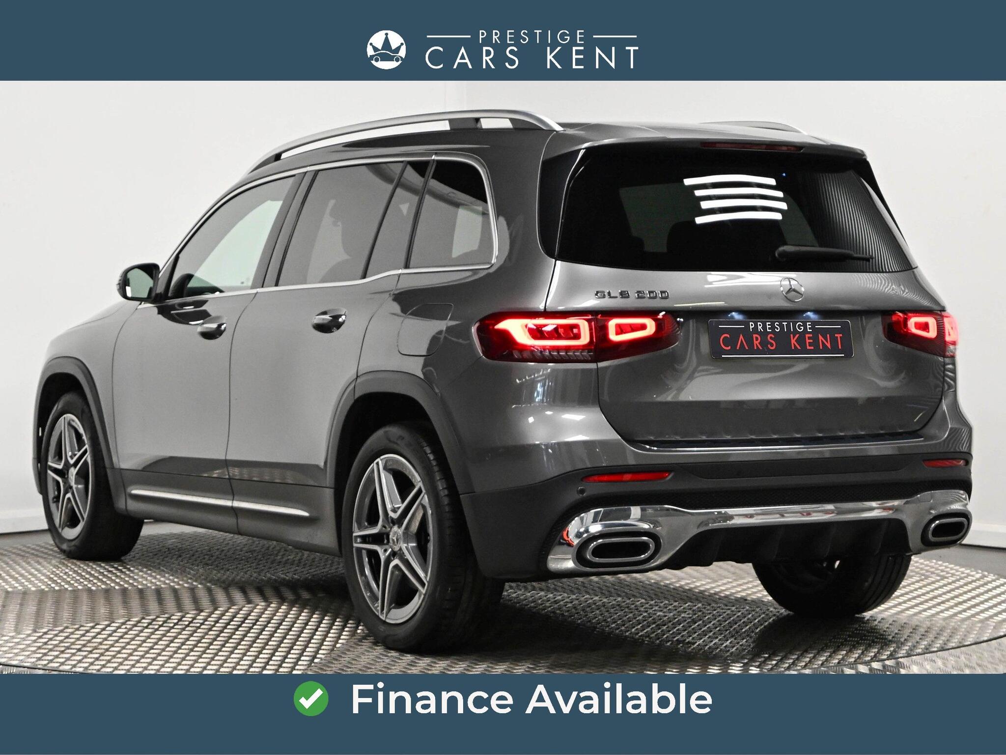 Mercedes-Benz GLB view 3