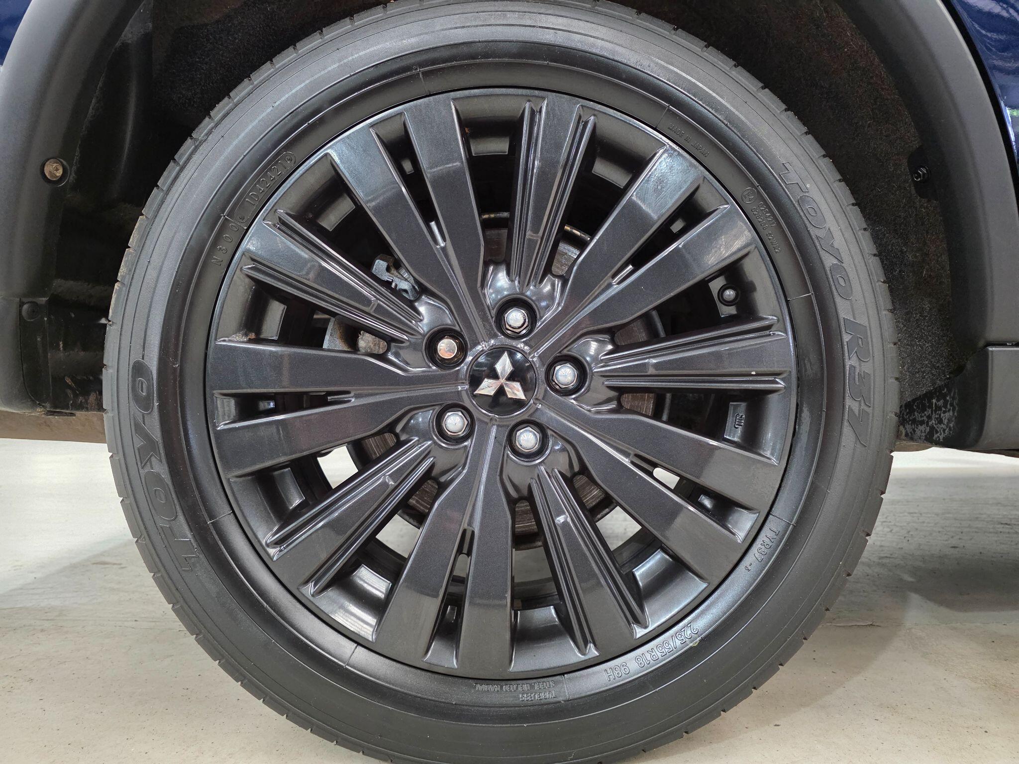 Mitsubishi Outlander view 31