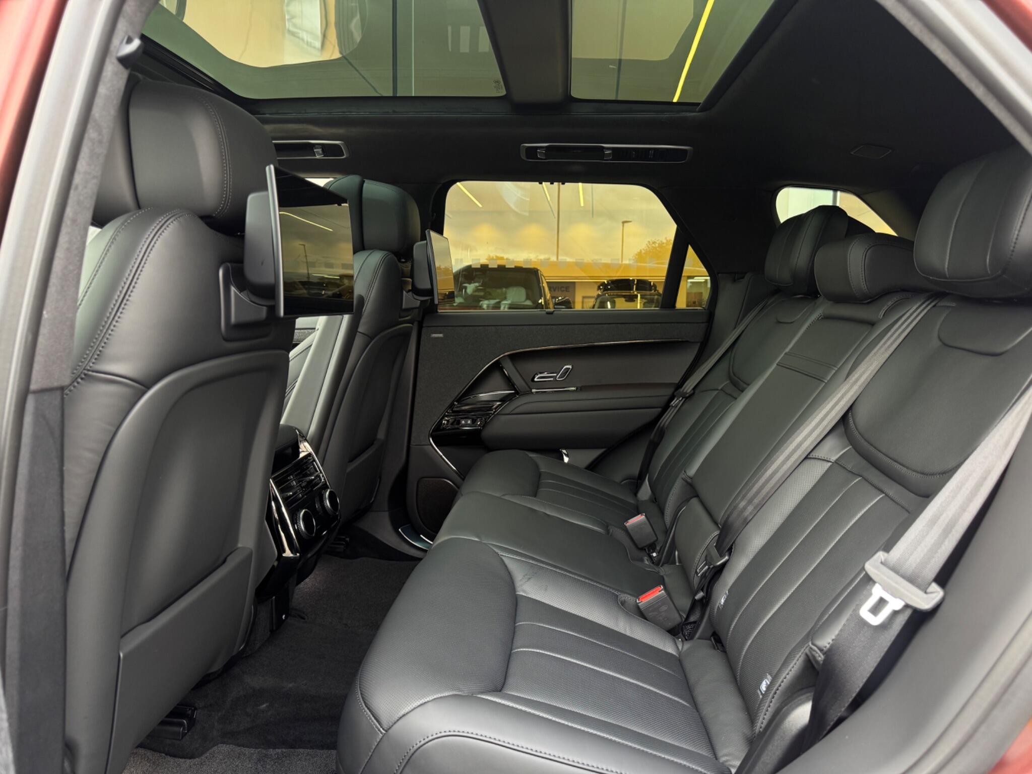 Land Rover Range Rover Sport view 12
