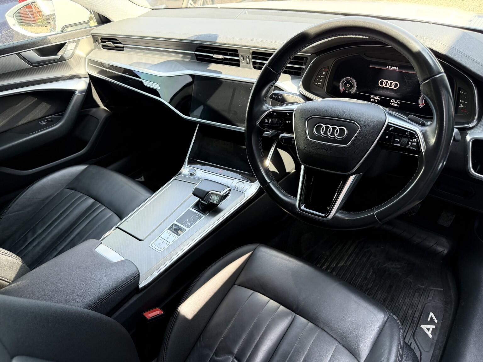Audi A7 view 12