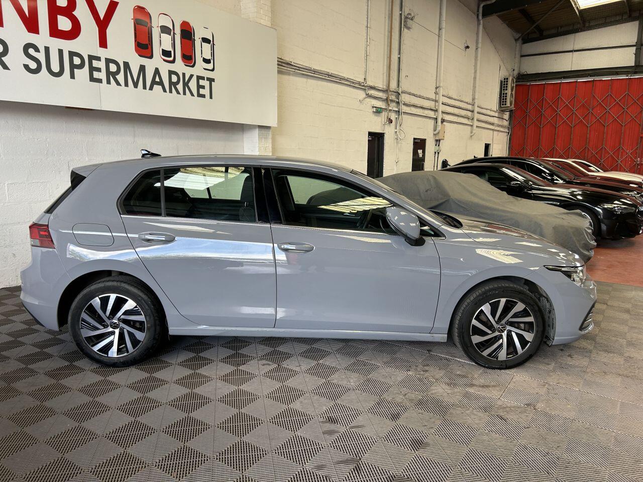 Volkswagen Golf view 11