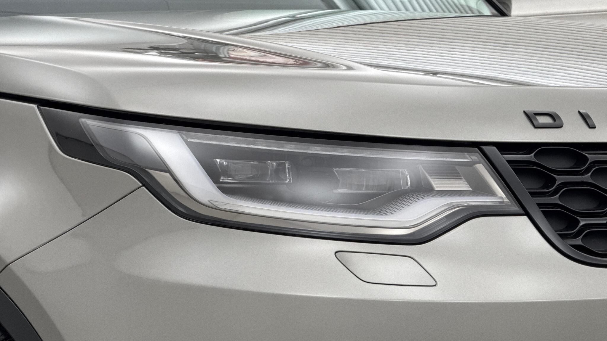 Land Rover Discovery view 17