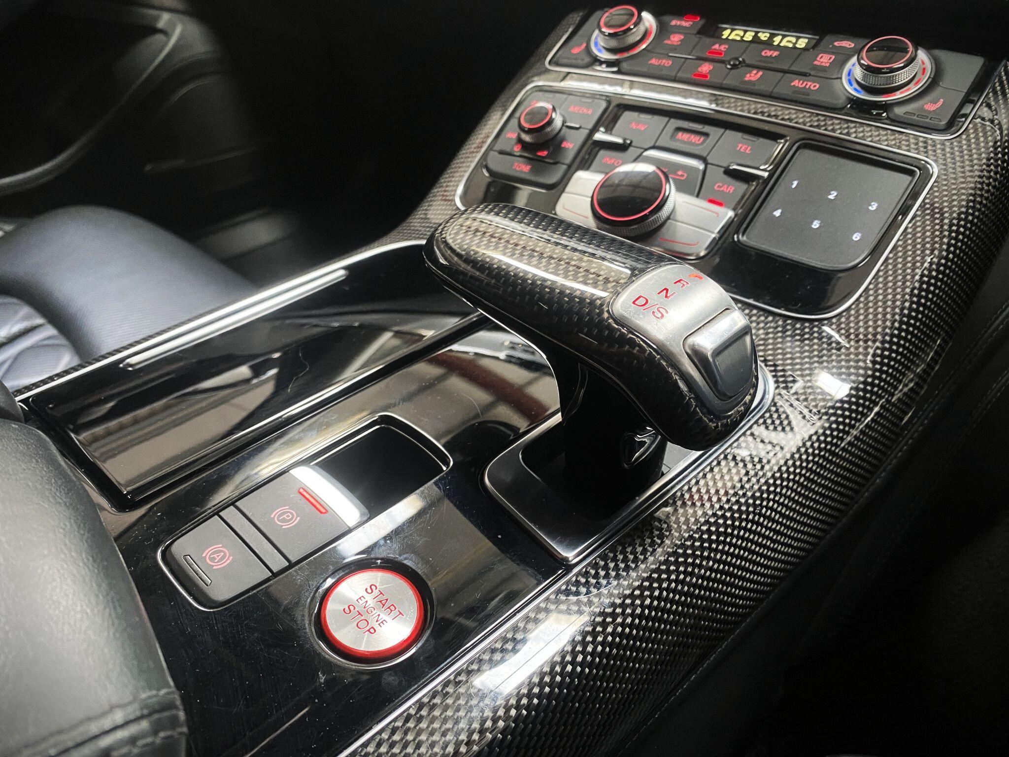 Audi S8 view 7