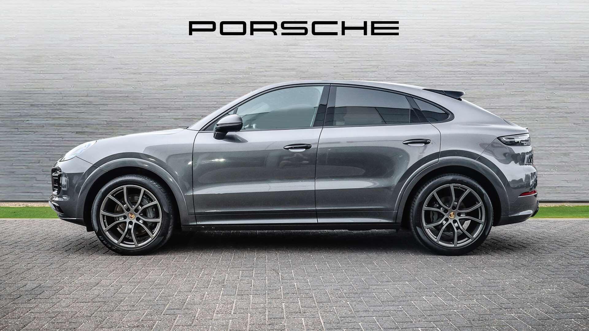Porsche Cayenne view 8