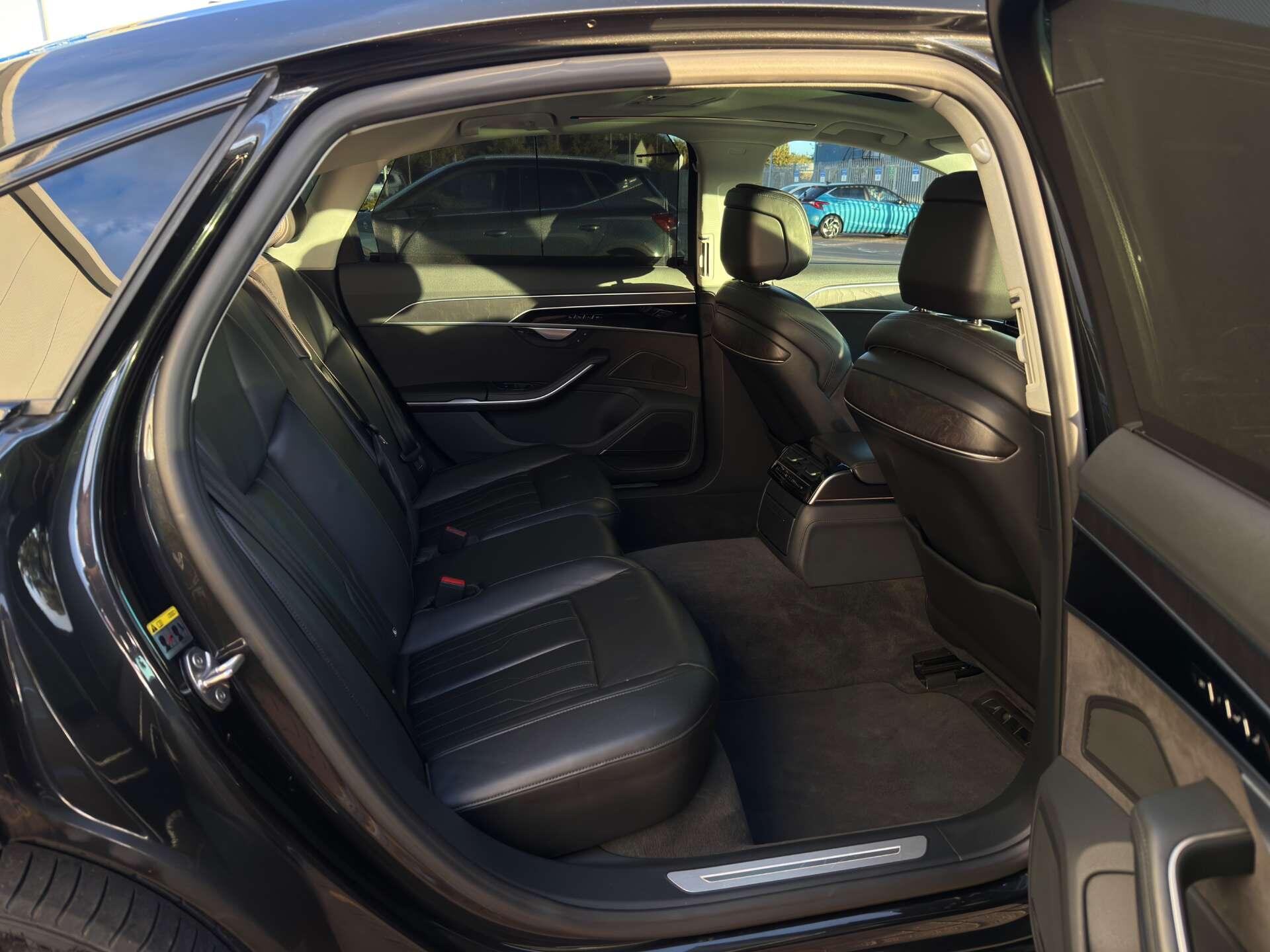 Audi A8 view 35