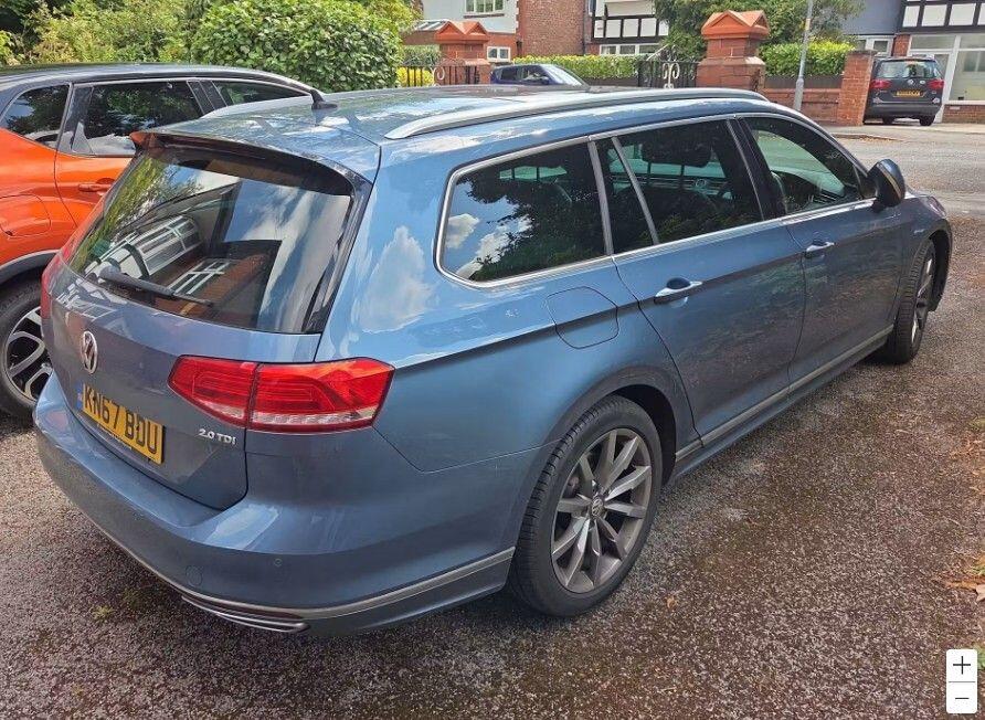 Volkswagen Passat view 3