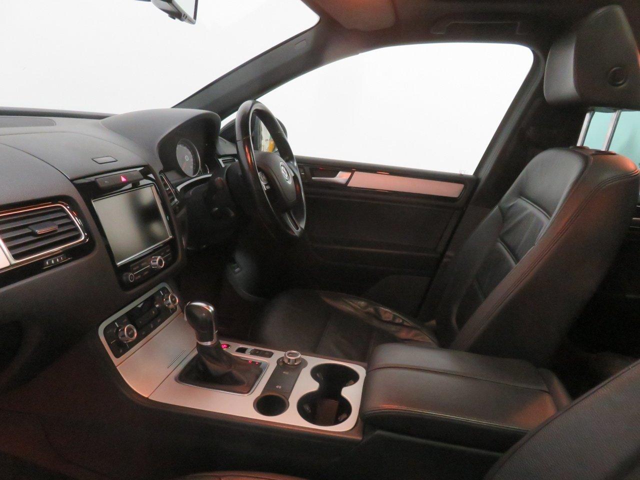 Volkswagen Touareg view 55