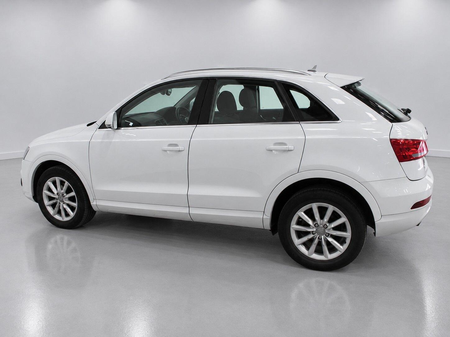 Audi Q3 view 10